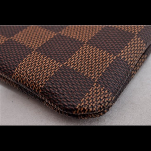 SOLD - Authentic Louis Vuitton keychain card pouch - Picture 4 of 16